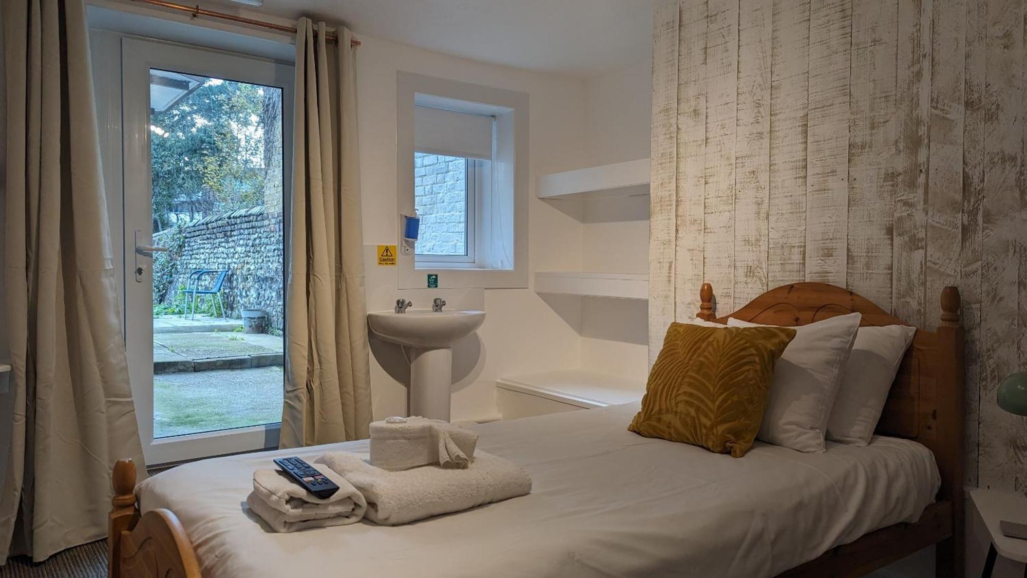 Dover Town Rooms - Short Lets & Serviced Accommodation - Dover Exterior photo